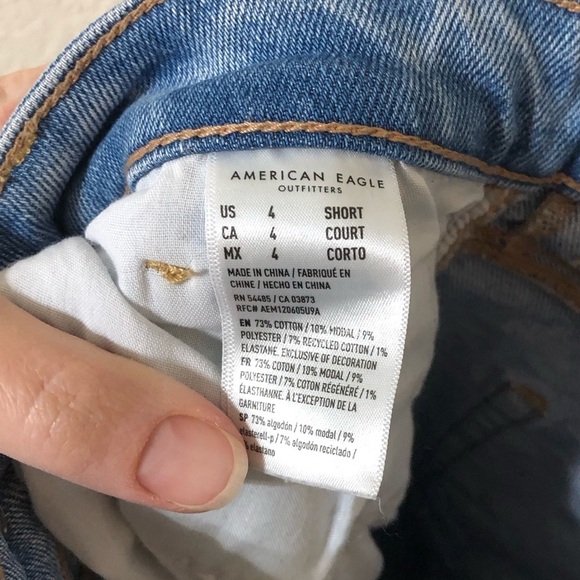 American Eagle Distressed Mom Jeans - Size 4 Short - Picture 10 of 11